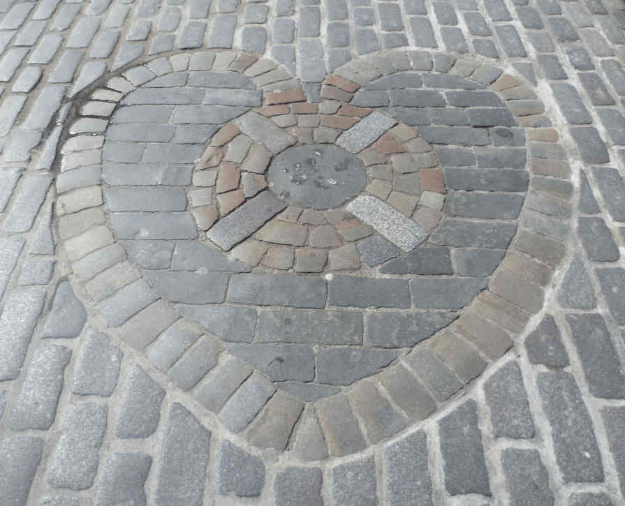 The Heart of Midlothian is a mosaic located outside
St Giles' Cathedral in Edinburgh.